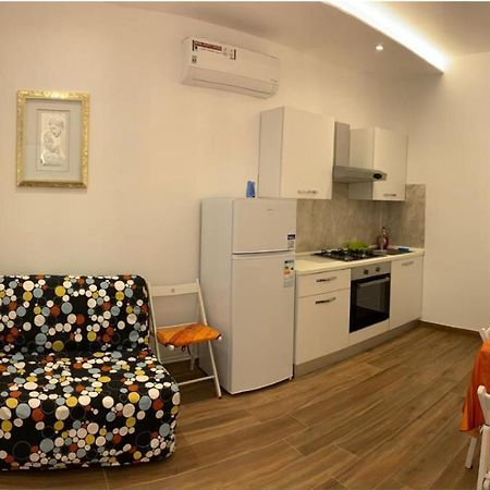 Claire'S Home Савона Екстериор снимка