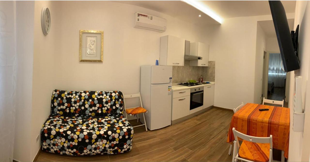 Claire'S Home Савона Екстериор снимка